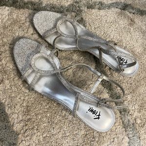 Strappy low heel dress shoe